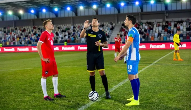 Hiểu đúng bản chất kèo giao bóng trước